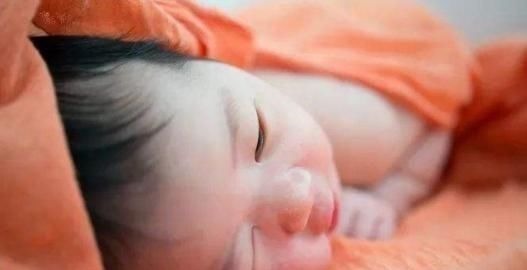 辅食|8个月宝宝吃什么体重都不长,大夫说出原因,妈妈恍然大悟