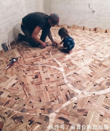 地板|男子把一堆木片搬回家,5个月后所有人直呼他是天才!