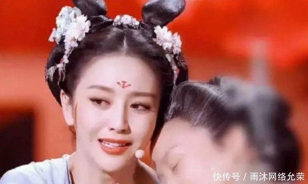 究竟|唐朝妆容究竟什么样？佟丽娅的唐妆脸上有伤痕，其实是正宗的