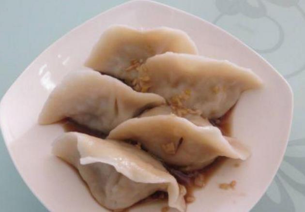 芹菜|用它做饺子馅,比芹菜好吃,比韭菜营养,老公都吃嗨了