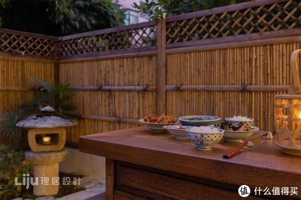 楼房|二手一楼房庭院惨遭荒废,原房东看到改造效果:早知道再加30万也不卖