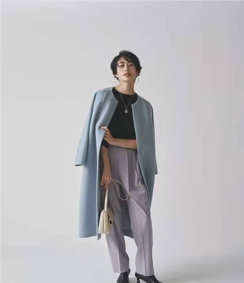时髦|比黑白灰惊艳、比大地色时髦,最美的“疗愈色”穿搭,一眼就喜欢
