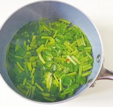 常看电脑和手机的人，这道菜要常吃，改善视力，缓解疲劳，别错过