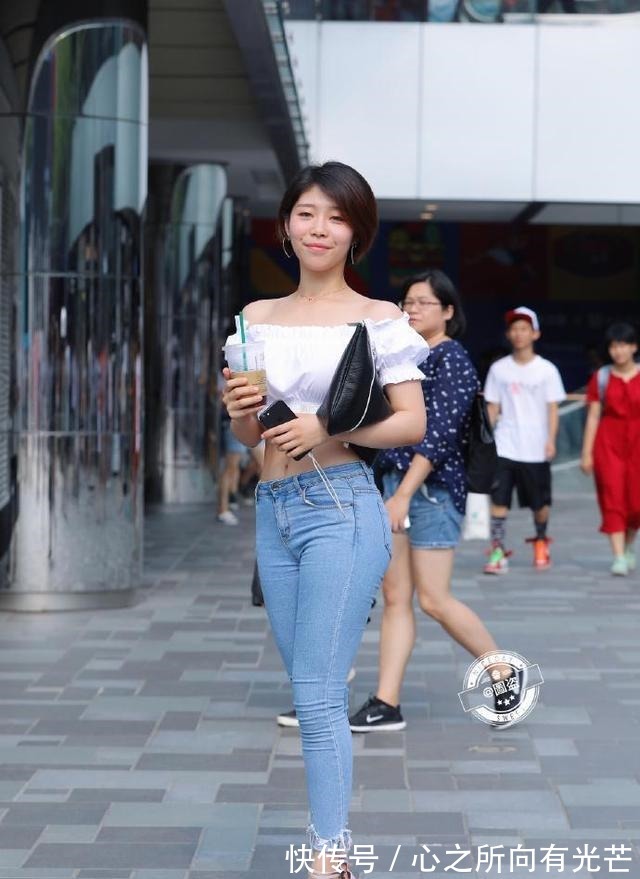 打底裤 魅力动人的打底裤装扮很有时尚感,轻盈舒适又雅致,透人心脾