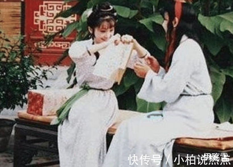 贾宝玉!人生若只如初见,何事秋风悲画扇丨探析《红楼梦》中折扇的作用