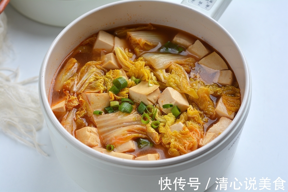 鲜香四溢的娃娃菜炖豆腐，制作简单，营养均衡！