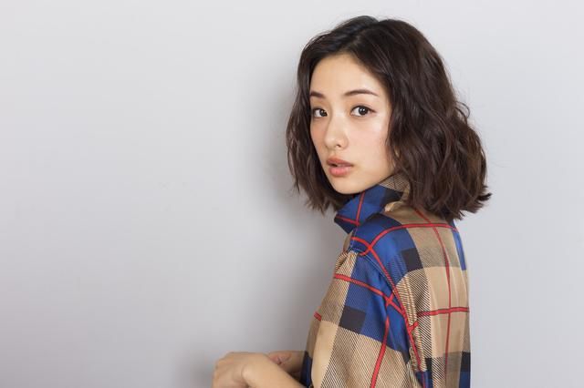 33岁石原里美下嫁？男方英俊有事业家庭好，距离或成不确定因素