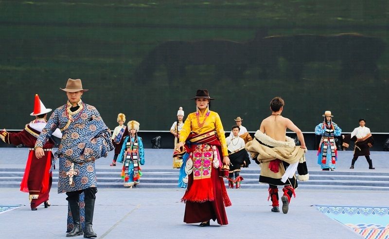 博览会|青海20支服装队伍亮相藏族服饰展演