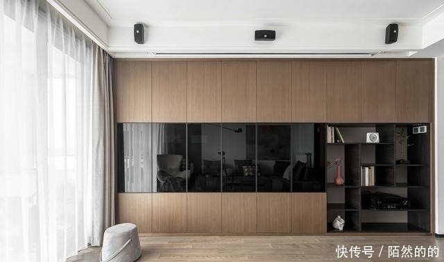 收纳|越来越多人放弃电视墙,学他家打一排柜子,美观实用两不误!聪明!