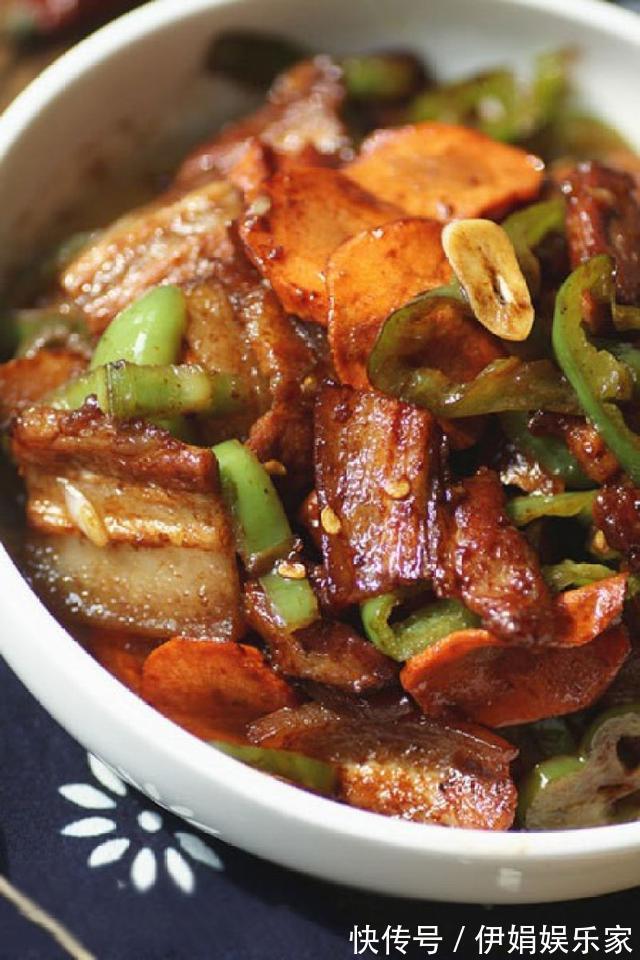 降压|女性到了中年,推荐常吃三种美食,健脑补血,降压减脂,缓解疲劳