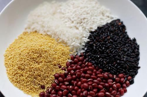 紫米|它是“补血米”，经常和红枣一起熬粥喝，能补气养血，贫血要多喝