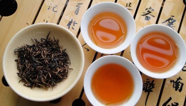 茶在我国被誉为国饮,茶叶的作用你还不知道？赶快学习起来！