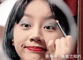 死皮 现在很多女生不化妆只涂口红!