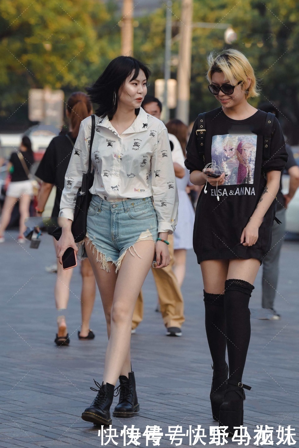 马丁靴|设计感十足的牛仔裤,高级时尚,塑造个人风格