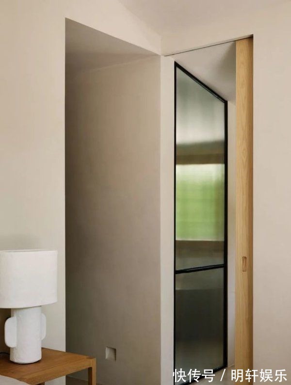 大宅|300㎡自然原木风大宅,盛开鲜花的院子,365天不出门也不嫌闷!