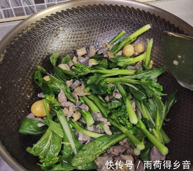 味道|鸡杂炒粉丝，味道鲜香，超级下饭！