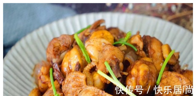 跟着我一起|我家做鸡肉，从来不直接下锅炒，先加一步骤，鸡肉出锅又香又入味！