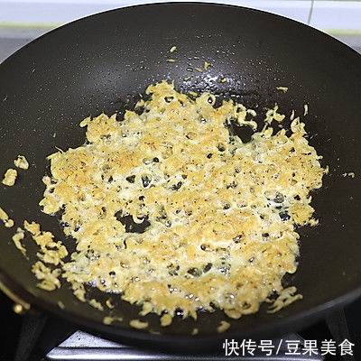 学会在家做南瓜虾皮包子两吃，再也不用出门买了