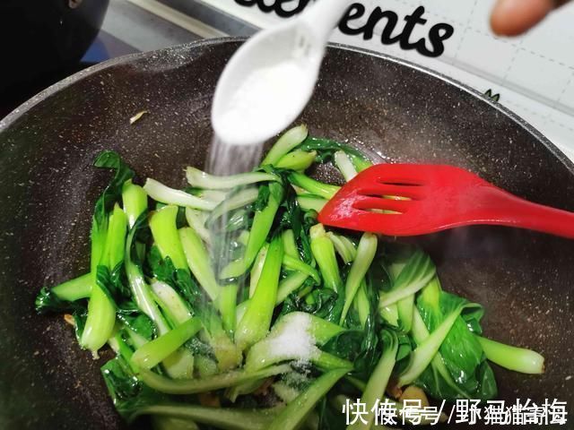 清肠|真正的“刮油王”是它,每晚吃一盘,清早排出隔夜黑臭便,无肚腩