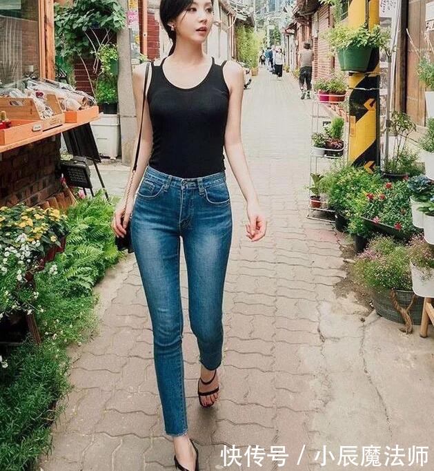 舒适 极具个性的牛仔裤美女，展现别具风格的魅力