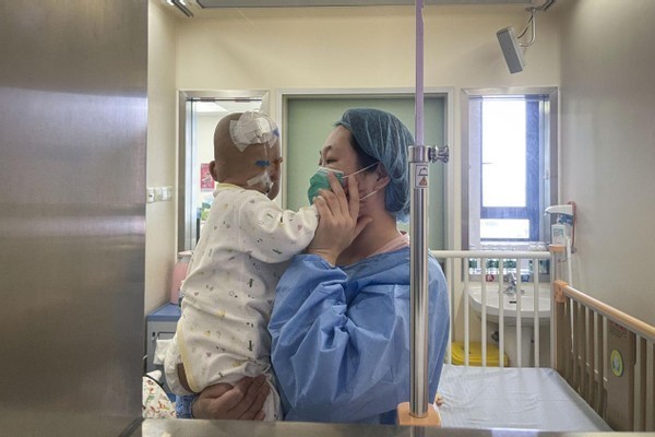 济南儿童医院|孕妈为保胎坚持卧床5个月,第35周产女,接着一家人就陷入困境