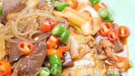 酸菜|冬季,豆腐和它是绝配!随手炖一锅补铁养肝,天冷做来最开胃