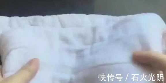 厨房的抹布“油腻腻”向婆婆讨教一招,扔水里泡,再脏也能干净