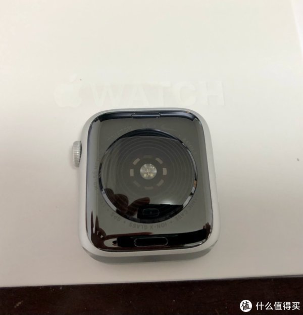 天才吧|第一次感受到苹果故障换新的惊喜，Apple Watch SE官翻开箱