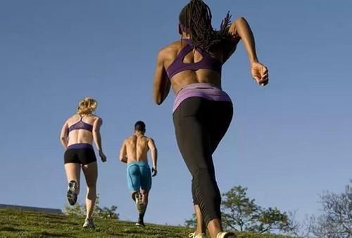 我们不一样|跑步有什么技巧,让自己跑的轻松,或者减少伤痛?