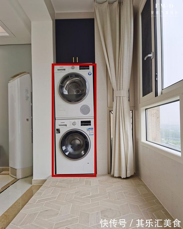 设计|同样是把阳台打通,他家设计巧妙,一头洗衣一头储物,中间砌地台