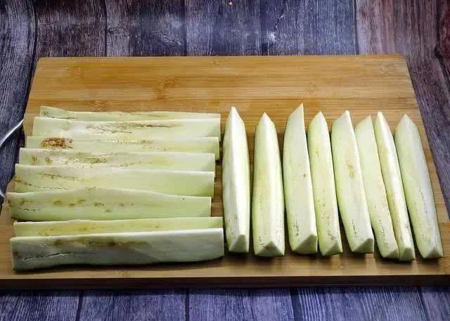 高血压患者,除了少吃盐,2事也要少做,若能忍住,血压慢慢平稳