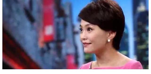 新聞坊現(xiàn)任主持各個不凡，黃浩幽默、舒怡氣質、施琰感性