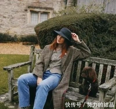 说实话,把大衣穿出高级感,尽量别搭这3种裤子,换个思路,洋气