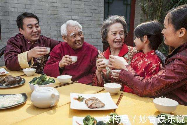 北方人|亲家为什么尽量别在一起过年?三位亲家的回答,很现实