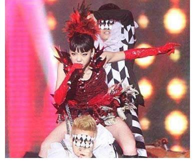 吴莫愁|从大腕儿到县城卖唱,面对娱乐圈的肮脏,吴莫愁输的很恶心!