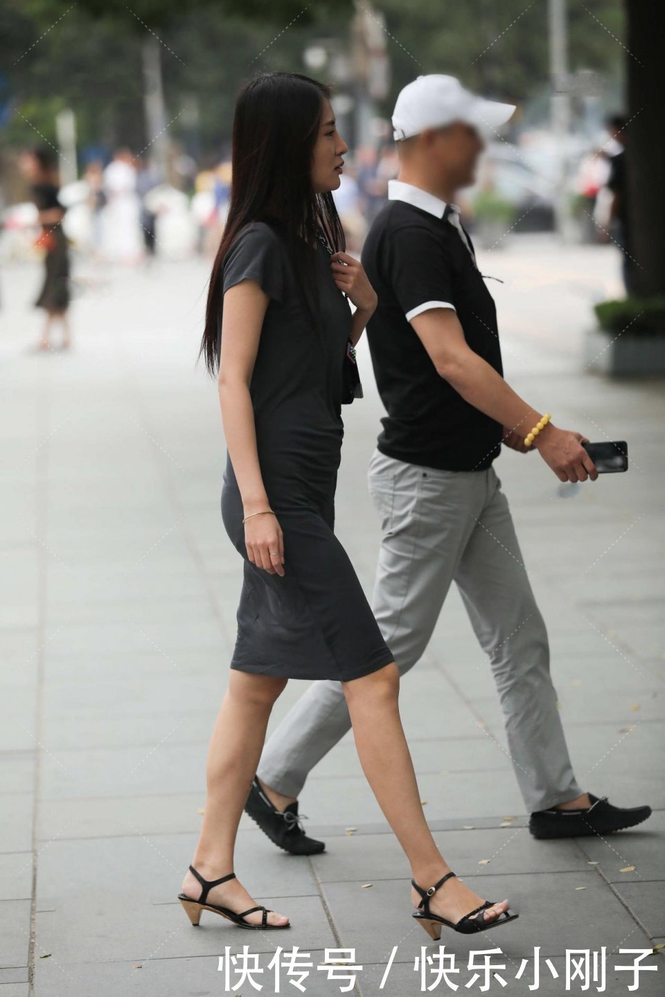 灰色|灰色短款连衣裙如何穿搭和选择？分享穿搭小妙招，提升你的衣品！