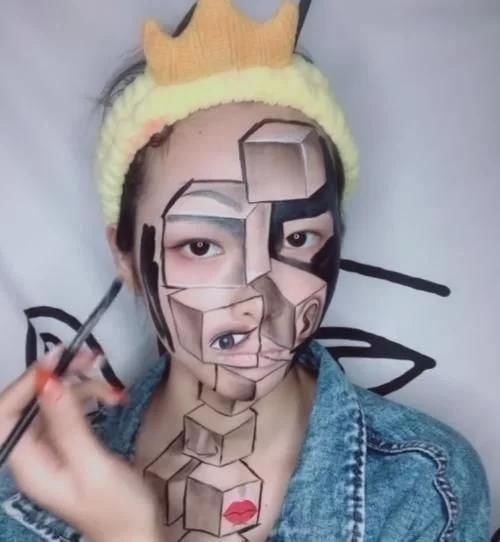 成品|小姐姐脸上画“五官分离妆”,开始感觉被骗了,看到成品被吓一跳