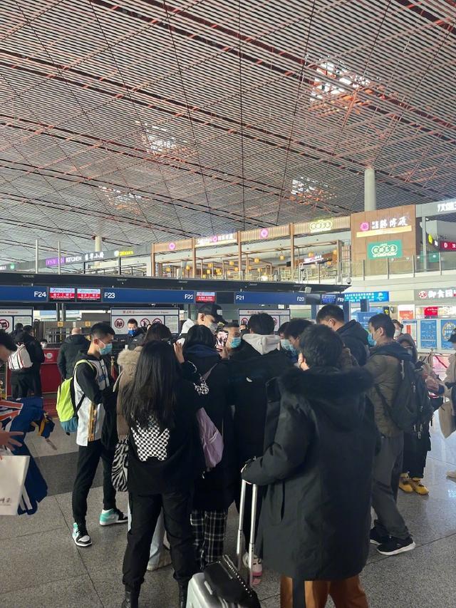 封闭性|正式出征!北京首钢兵发长春,林书豪打麻将放松,翟晓川要KO辽宁
