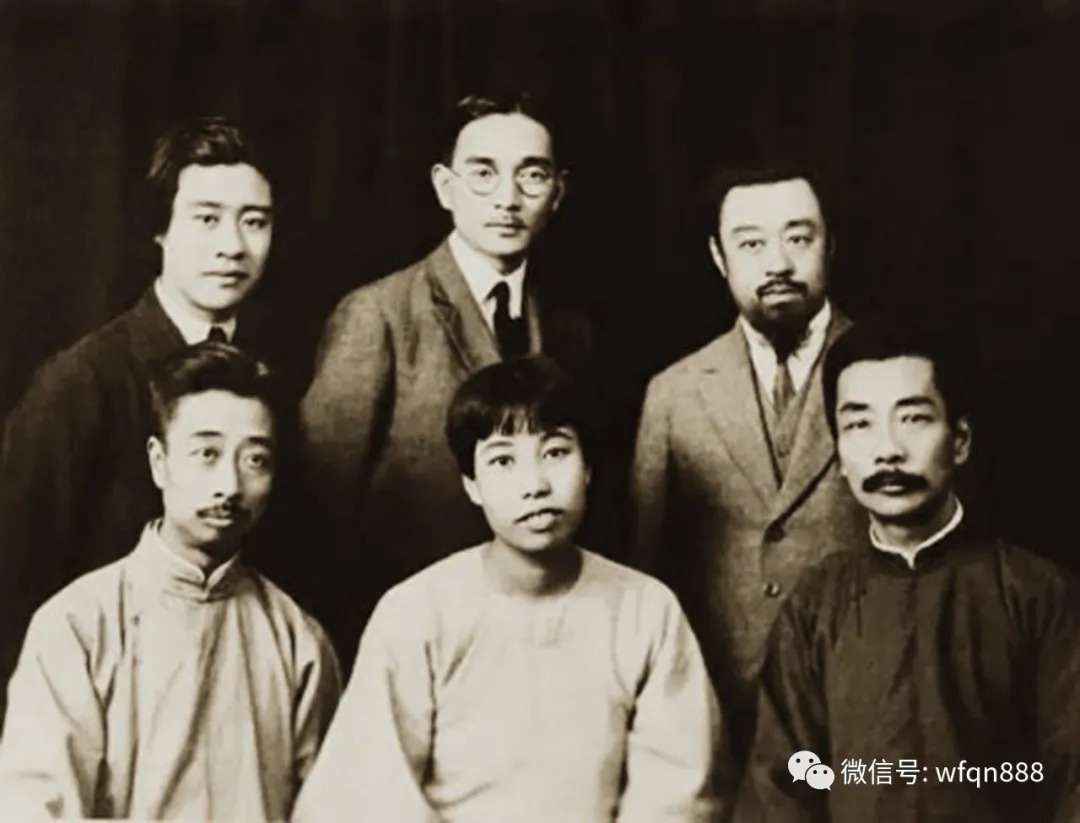 周作人$鲁迅一家三兄弟,各个知识渊博,为何却会闹掰?伟人也有家庭烦恼