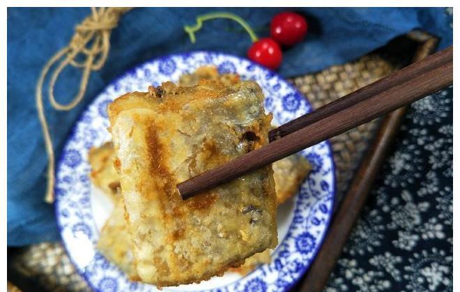 带鱼段|炸带鱼，有人调面糊，有人直接炸，大厨：都不对！这才是正确做法