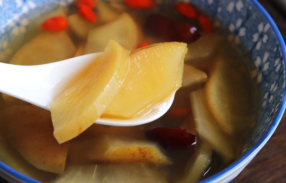 养生汤|女人夜里睡不着觉,93岁老奶奶告诉一个配方,一个苹果解决了问题