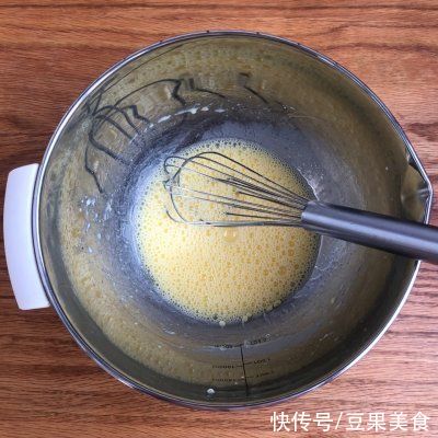 蛋白霜|正宗地道的桂花黑米糕做法，速来围观