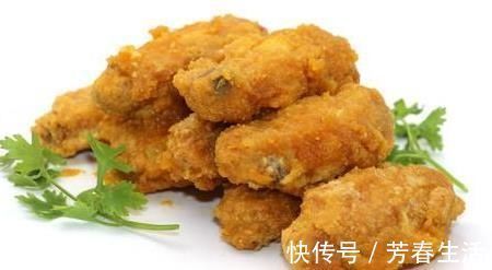 咸蛋黄焗鸡翅|天冷了,有条件多做给孩子吃的两道菜,促进营养吸收,滋补又长个