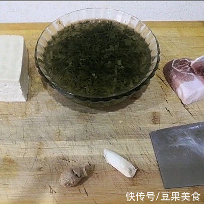 鲜掉眉毛的美味家常菜雪菜肉末炖豆腐