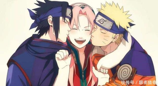助手|火影同样是抱着卡卡西,鸣人的姿势最微妙,佐助手里拿着的是什么