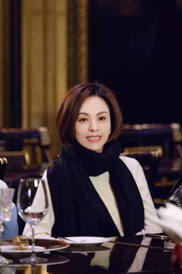 《怦然再心动》男嘉宾体贴护送王琳回家 遭吃瓜群众力邀去家里坐