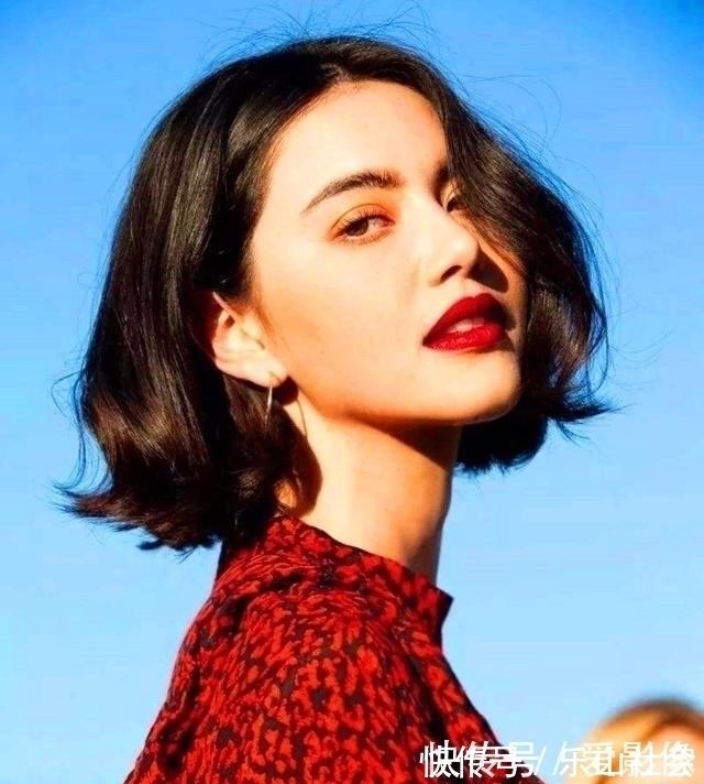 几个度|这几种发型才是今年最流行,素颜也是美女,变精致小脸女生
