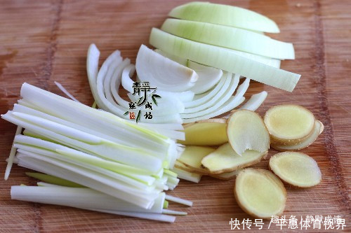 停不下来|懒人版电饭煲焗鸡,香嫩多汁,做法简单,好吃到停不下来!