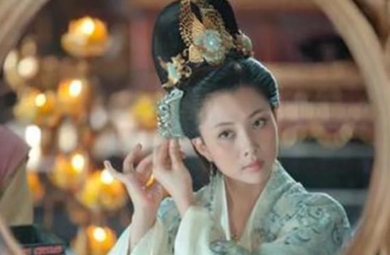 对待|陈桥兵变后，赵匡胤怎样对待柴荣的老婆和儿子？