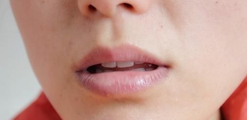 症状|“嘴里”出现4种症状,医生赶快去检查,心脏“病”到晚期